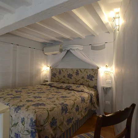 Corte Dei Neri Oda ve Kahvaltı 4*